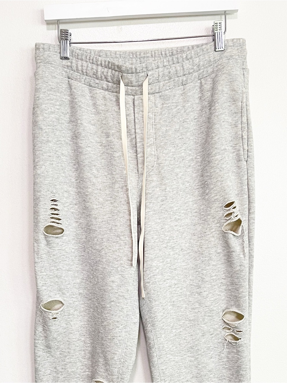BOGO! ALO Yoga Distressed Ripped Sweatpants Heather Gray Size Large - Picture 5 of 10